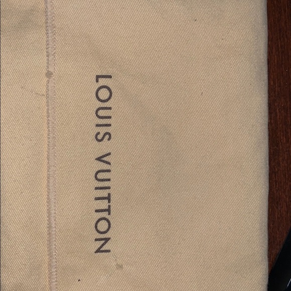 Men’s Louis Vuitton wallet - Picture 4 of 4
